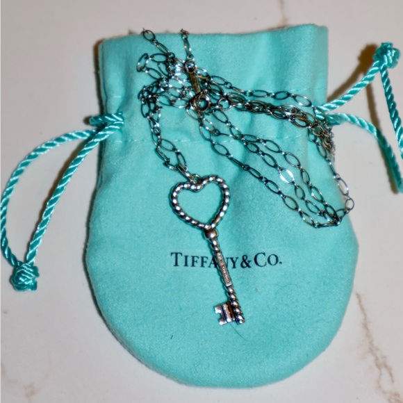 Tiffany & Co Twist Heart Key Necklace Oval Chain